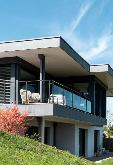 Constructeur d’habitats sur mesure en Haute-Savoie, spécialisé en maisons et villas personnalisées, conception et réalisation sur mesure
