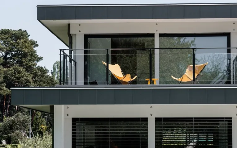 Constructeur d’habitats sur mesure en Haute-Savoie, spécialisé en maisons et villas personnalisées, conception et réalisation sur mesure