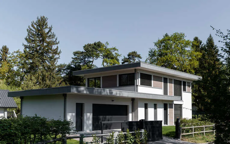 Constructeur d’habitats sur mesure en Haute-Savoie, spécialisé en maisons et villas personnalisées, conception et réalisation sur mesure