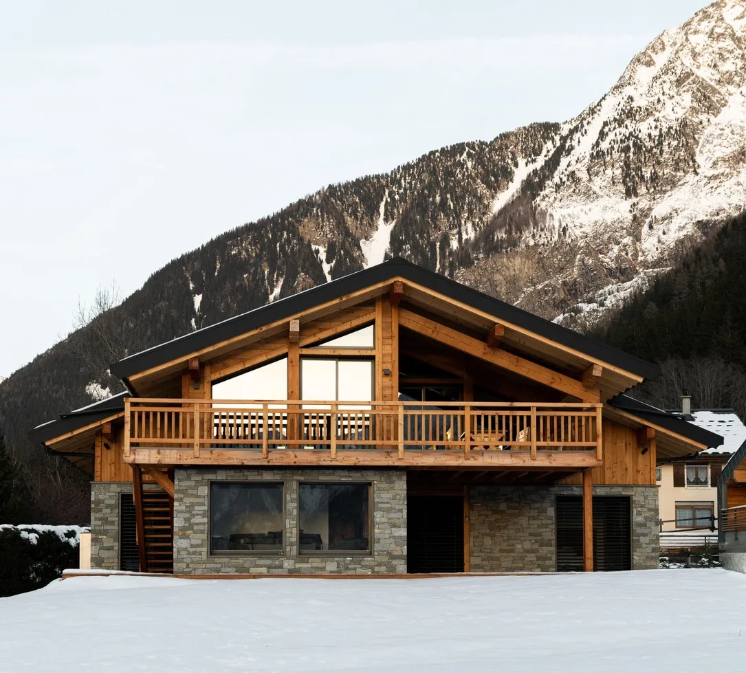 Constructeur d’habitats sur mesure en Haute-Savoie, spécialisé en maisons et villas personnalisées, conception et réalisation sur mesure