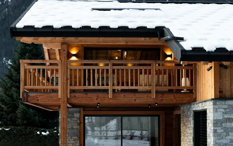 Constructeur d’habitats sur mesure en Haute-Savoie, spécialisé en maisons et villas personnalisées, conception et réalisation sur mesure