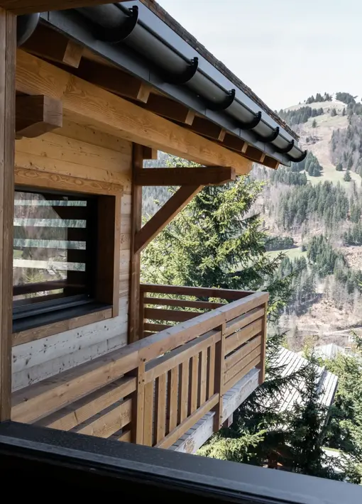 vue fenêtre chalet paysage montagne