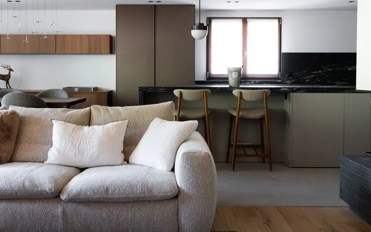 Constructeur d’habitats sur mesure en Haute-Savoie, spécialisé en maisons et villas personnalisées, conception et réalisation sur mesure