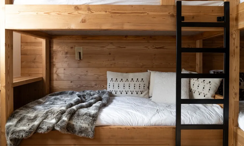 Constructeur d’habitats sur mesure en Haute-Savoie, spécialisé en maisons et villas personnalisées, conception et réalisation sur mesure