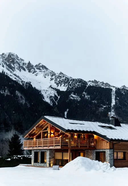 Constructeur d’habitats sur mesure en Haute-Savoie, spécialisé en maisons et villas personnalisées, conception et réalisation sur mesure