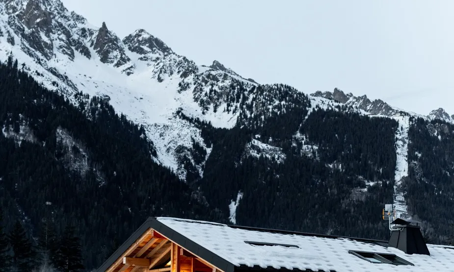 Constructeur d’habitats sur mesure en Haute-Savoie, spécialisé en maisons et villas personnalisées, conception et réalisation sur mesure