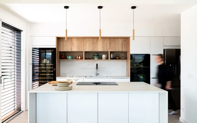 Constructeur d’habitats sur mesure en Haute-Savoie, spécialisé en maisons et villas personnalisées, conception et réalisation sur mesure