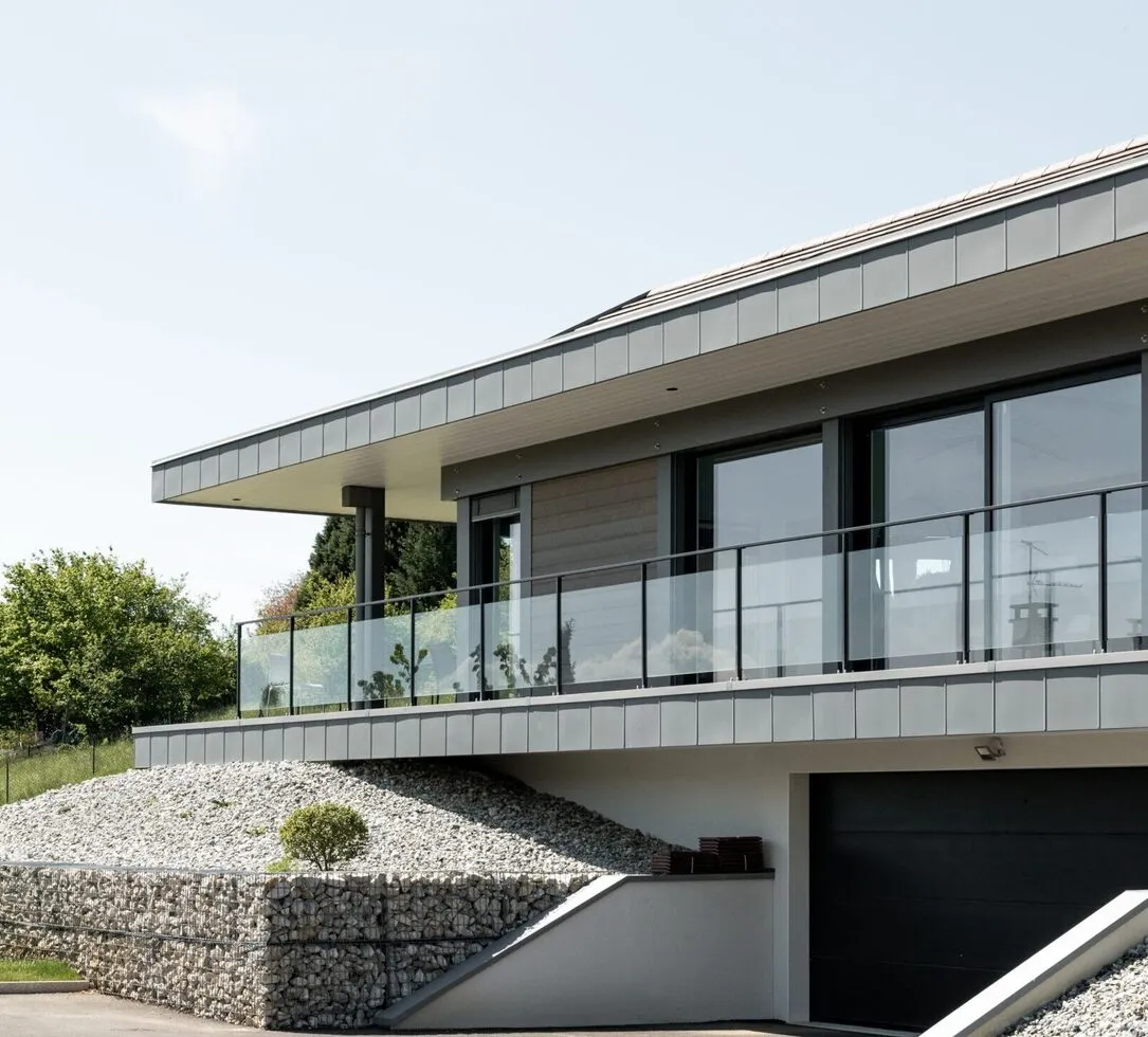 Constructeur d’habitats sur mesure en Haute-Savoie, spécialisé en maisons et villas personnalisées, conception et réalisation sur mesure