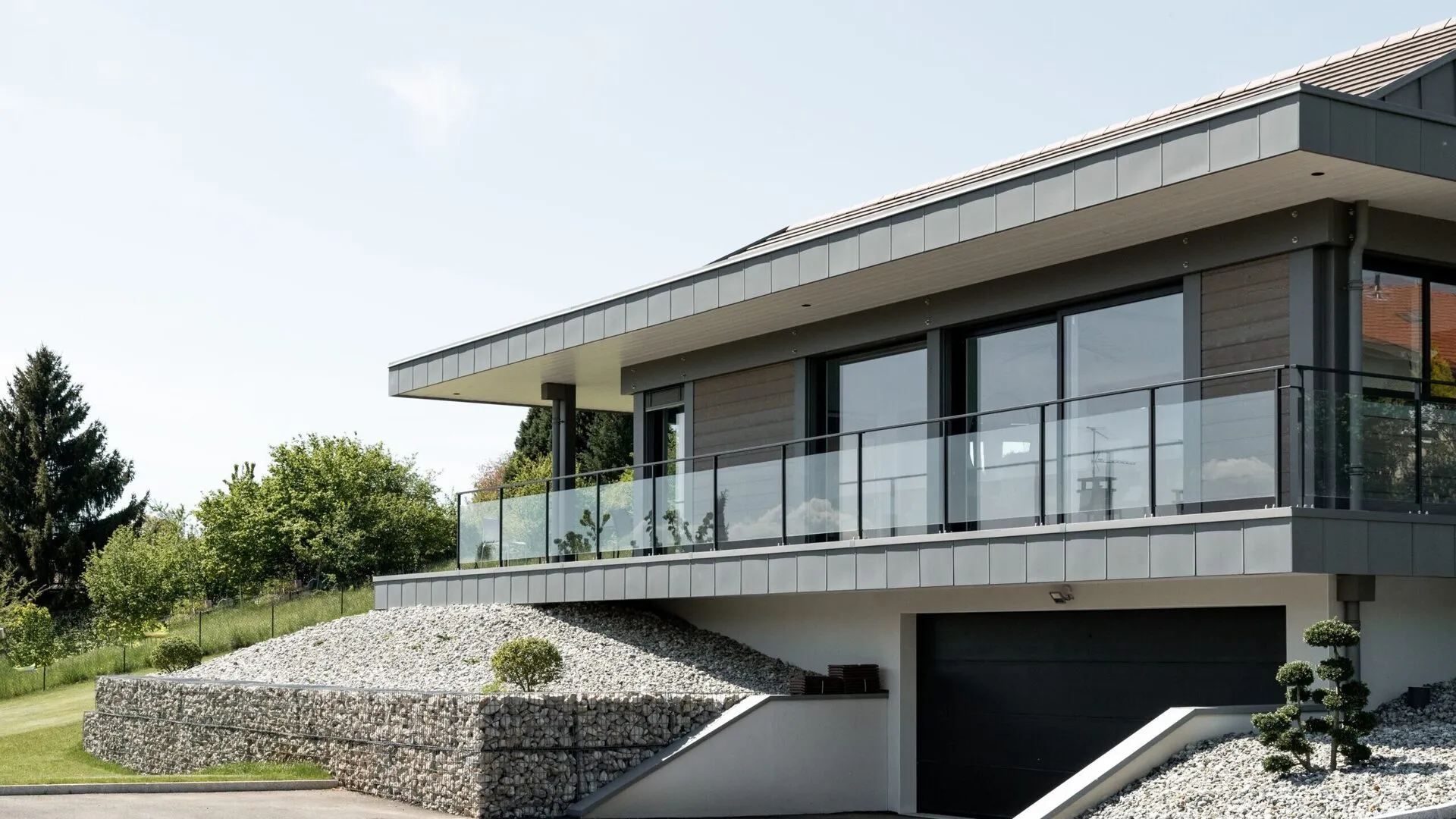 Constructeur d’habitats sur mesure en Haute-Savoie, spécialisé en maisons et villas personnalisées, conception et réalisation sur mesure
