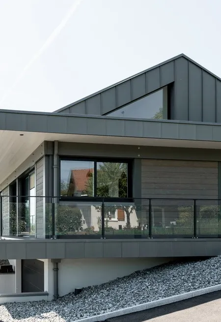 Constructeur d’habitats sur mesure en Haute-Savoie, spécialisé en maisons et villas personnalisées, conception et réalisation sur mesure