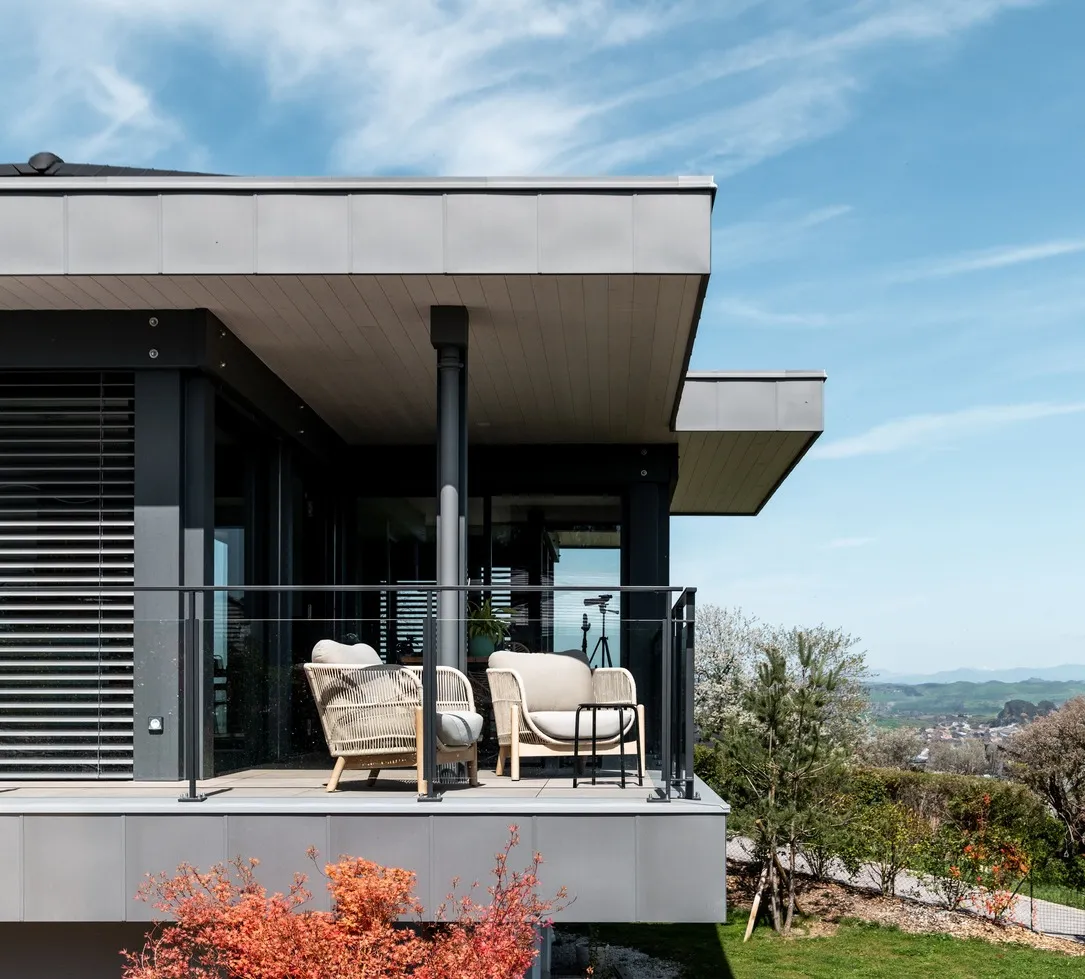 Constructeur d’habitats sur mesure en Haute-Savoie, spécialisé en maisons et villas personnalisées, conception et réalisation sur mesure