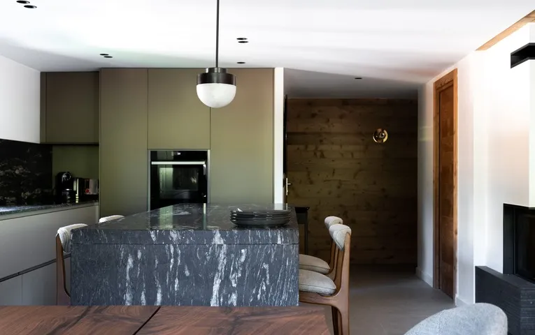 Constructeur d’habitats sur mesure en Haute-Savoie, spécialisé en maisons et villas personnalisées, conception et réalisation sur mesure