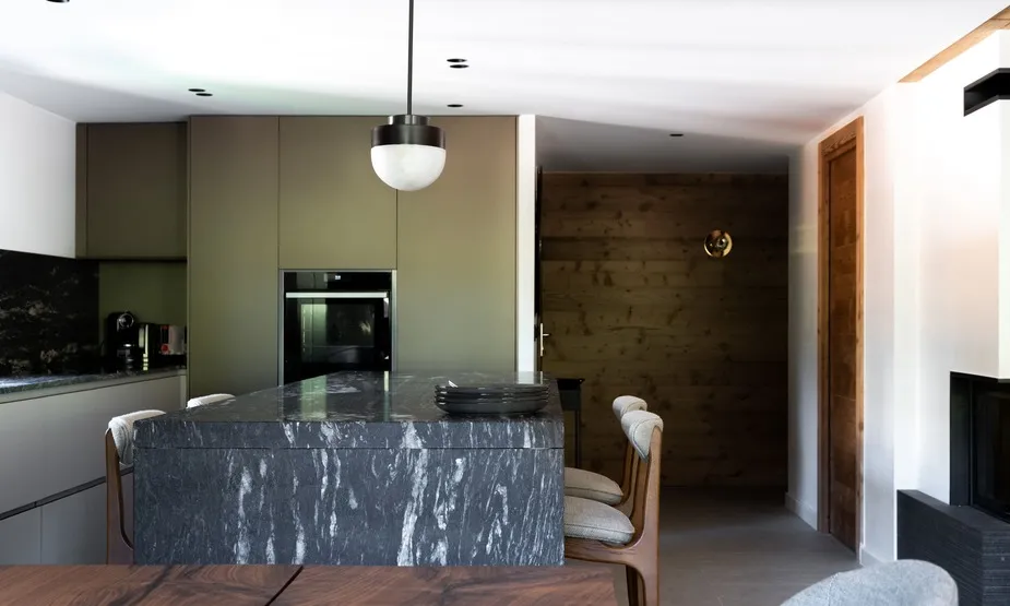 Constructeur d’habitats sur mesure en Haute-Savoie, spécialisé en maisons et villas personnalisées, conception et réalisation sur mesure