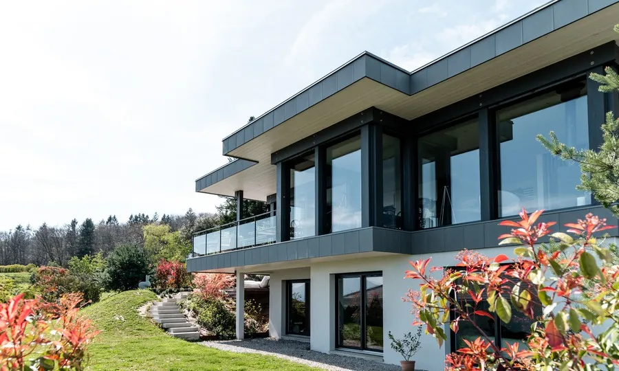 Constructeur d’habitats sur mesure en Haute-Savoie, spécialisé en maisons et villas personnalisées, conception et réalisation sur mesure