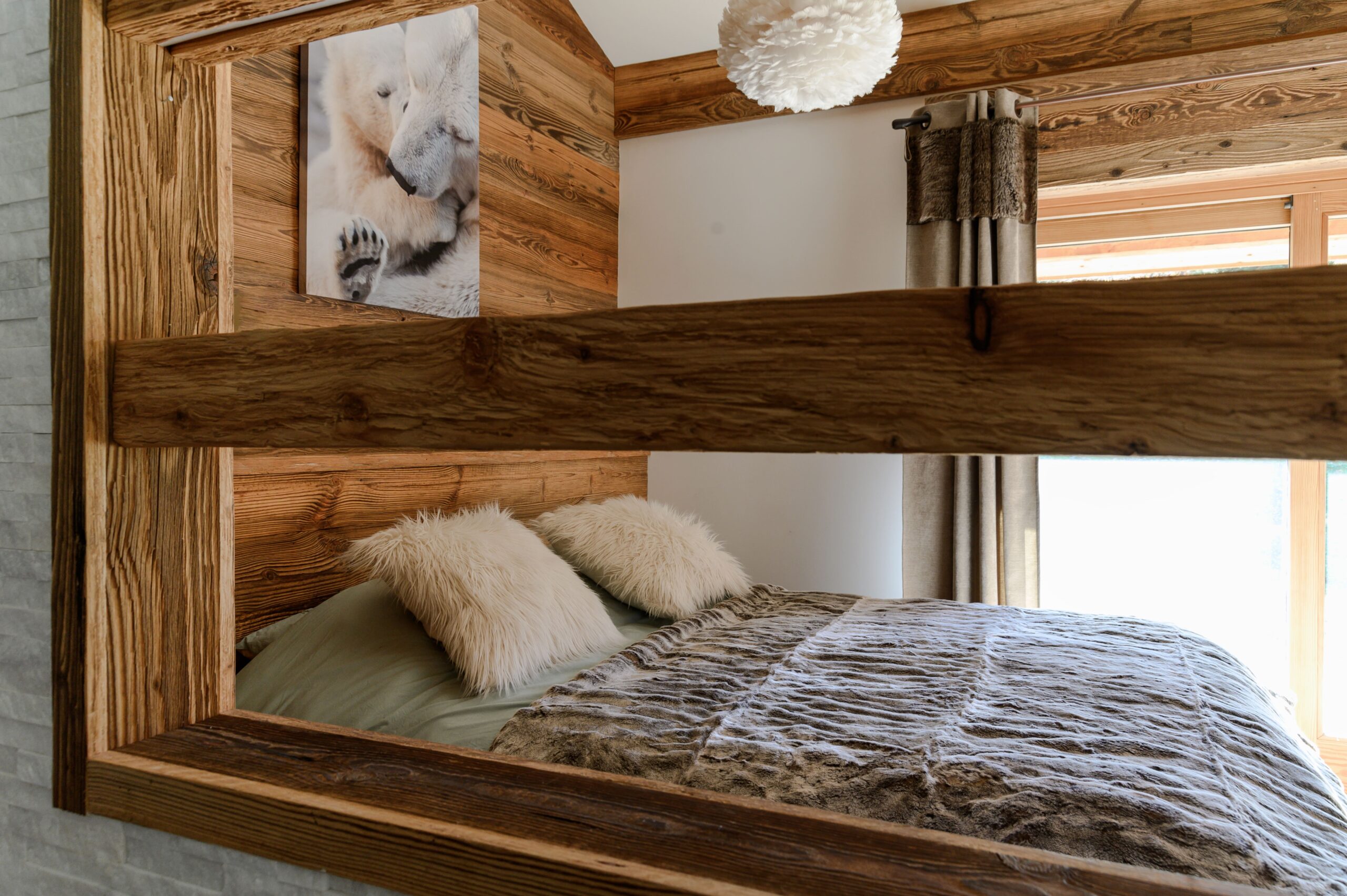 Constructeur d’habitats sur mesure en Haute-Savoie, spécialisé en maisons et villas personnalisées, conception et réalisation sur mesure