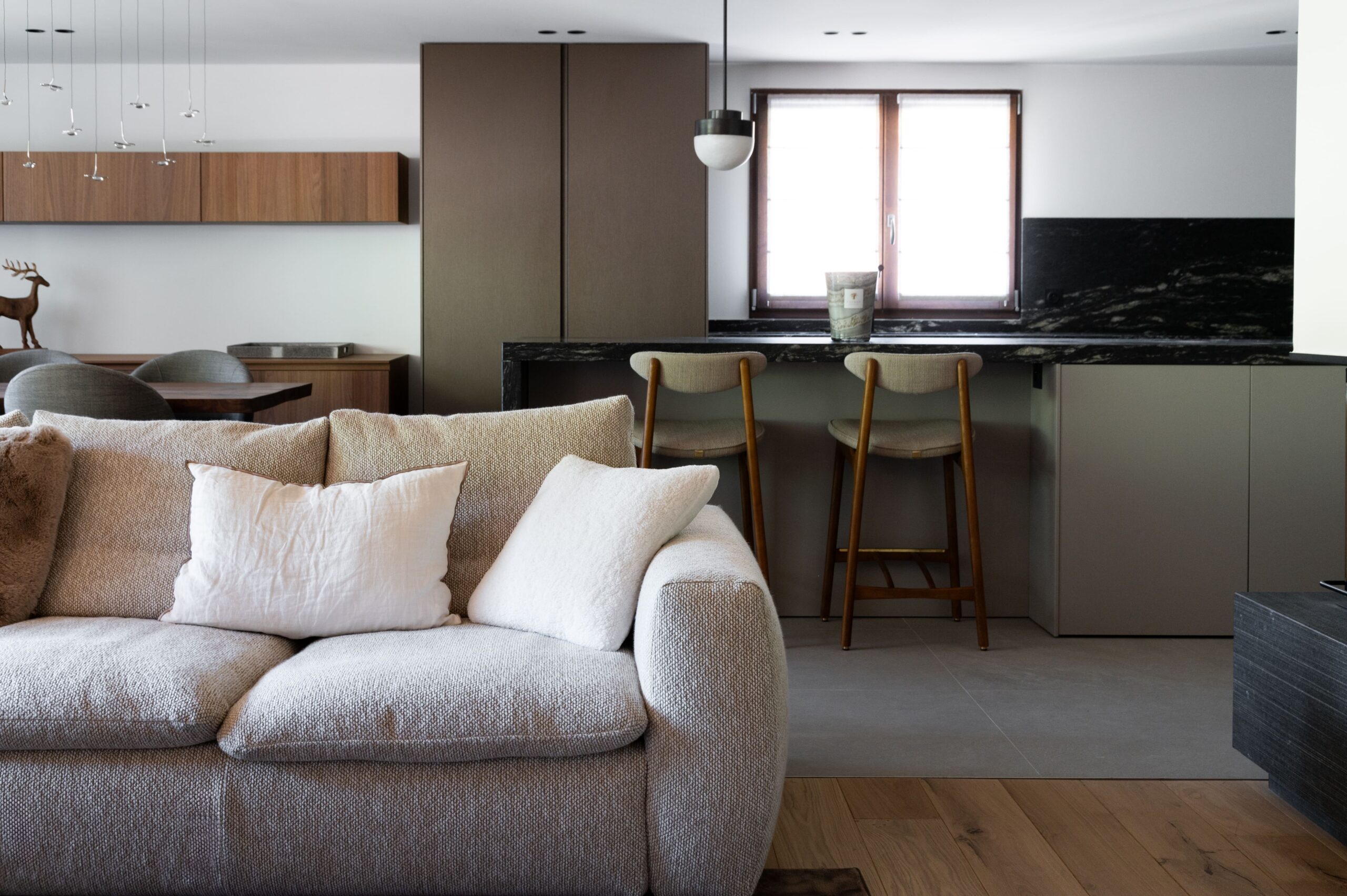 Constructeur d’habitats sur mesure en Haute-Savoie, spécialisé en maisons et villas personnalisées, conception et réalisation sur mesure
