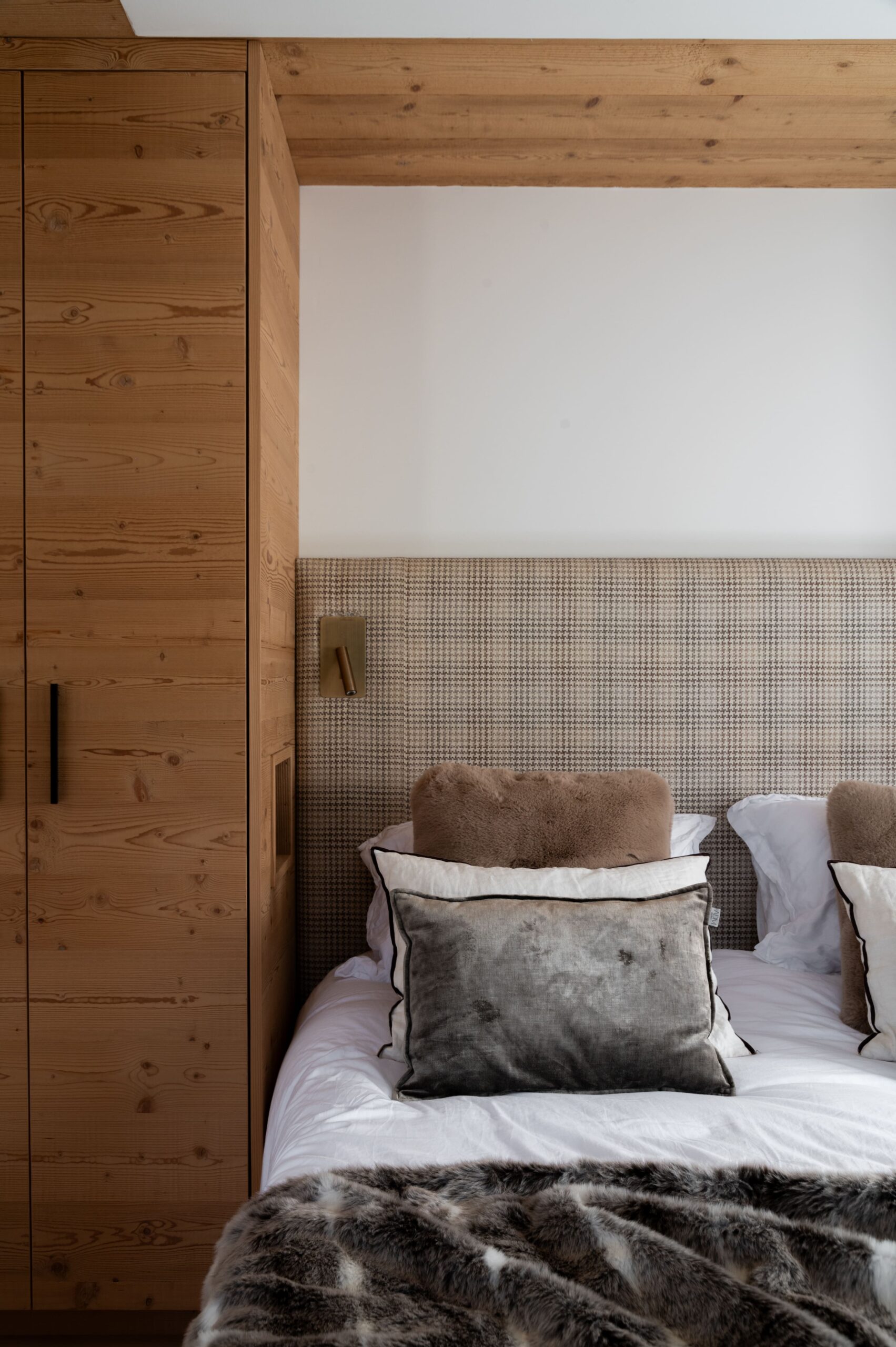 Constructeur d’habitats sur mesure en Haute-Savoie, spécialisé en maisons et villas personnalisées, conception et réalisation sur mesure