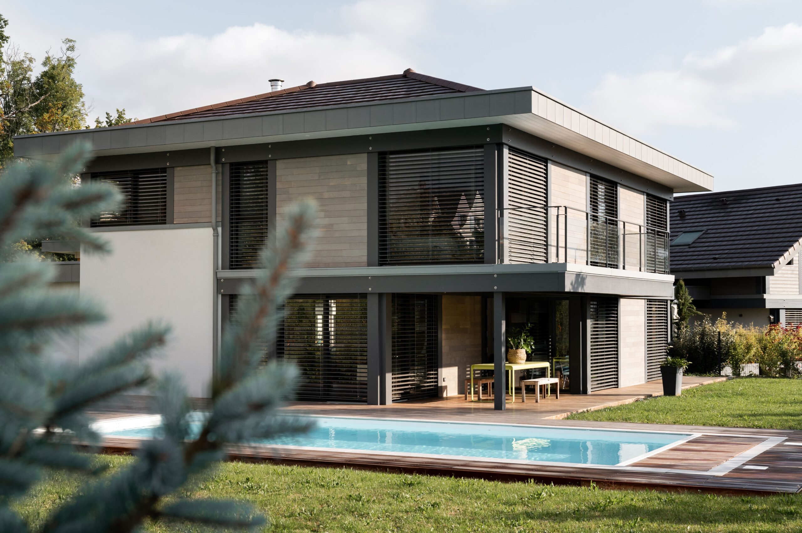 Constructeur d’habitats sur mesure en Haute-Savoie, spécialisé en maisons et villas personnalisées, conception et réalisation sur mesure