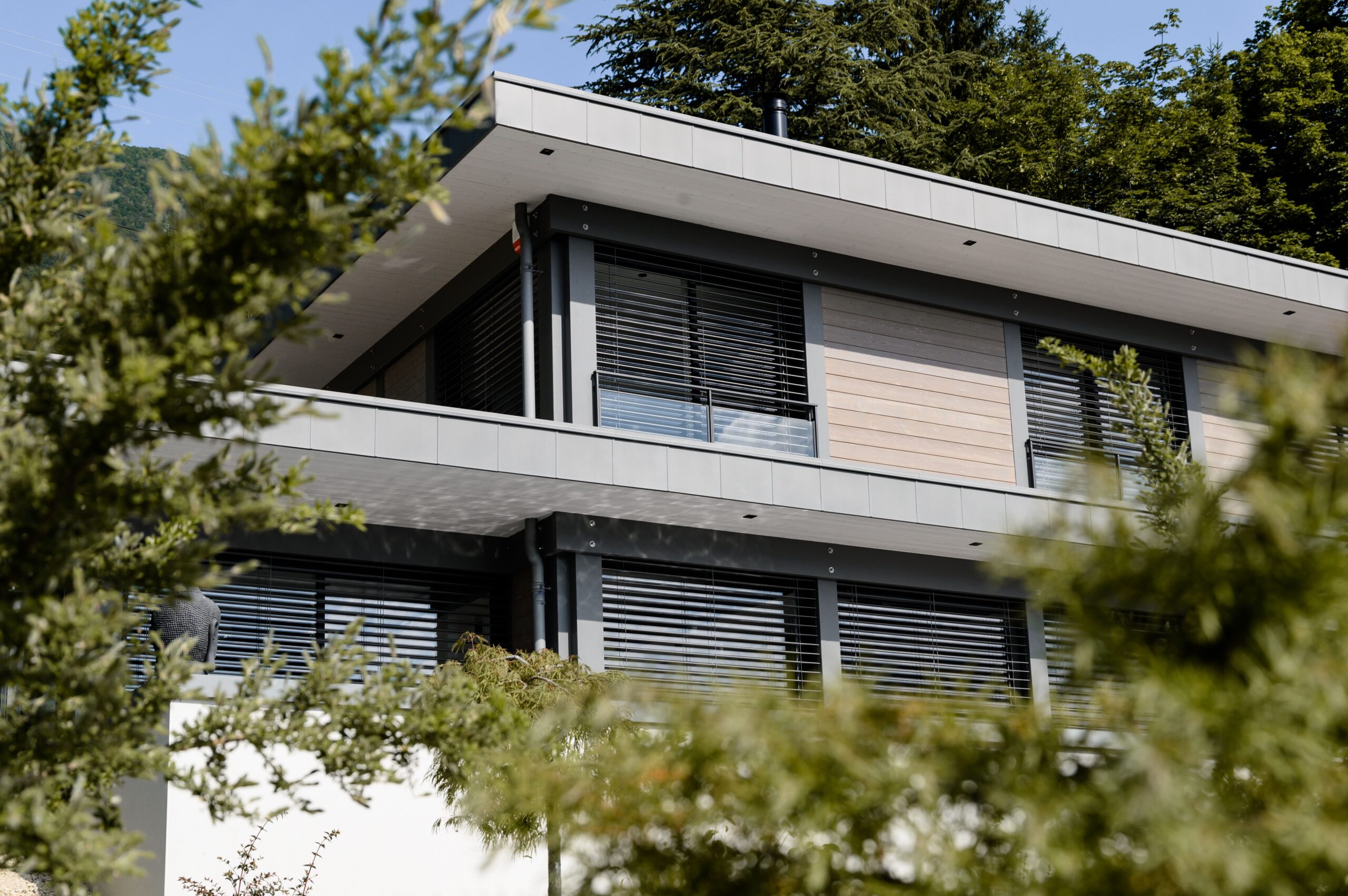 Constructeur d’habitats sur mesure en Haute-Savoie, spécialisé en maisons et villas personnalisées, conception et réalisation sur mesure
