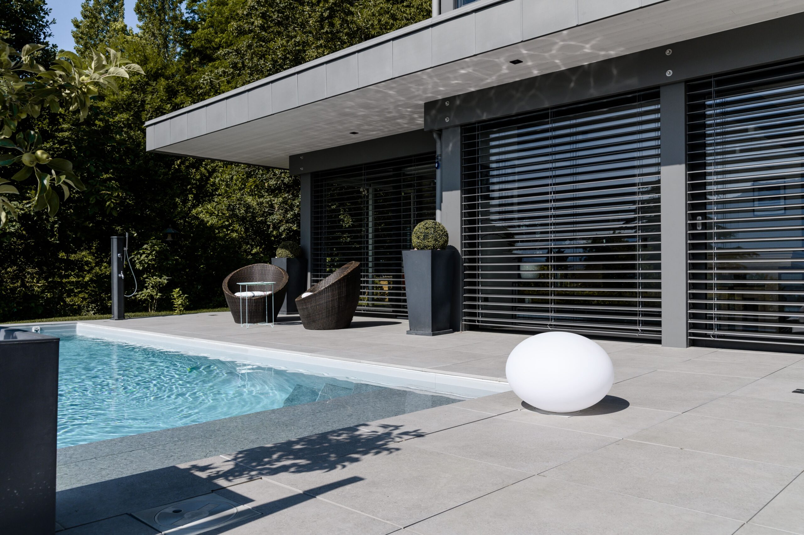 Constructeur d’habitats sur mesure en Haute-Savoie, spécialisé en maisons et villas personnalisées, conception et réalisation sur mesure