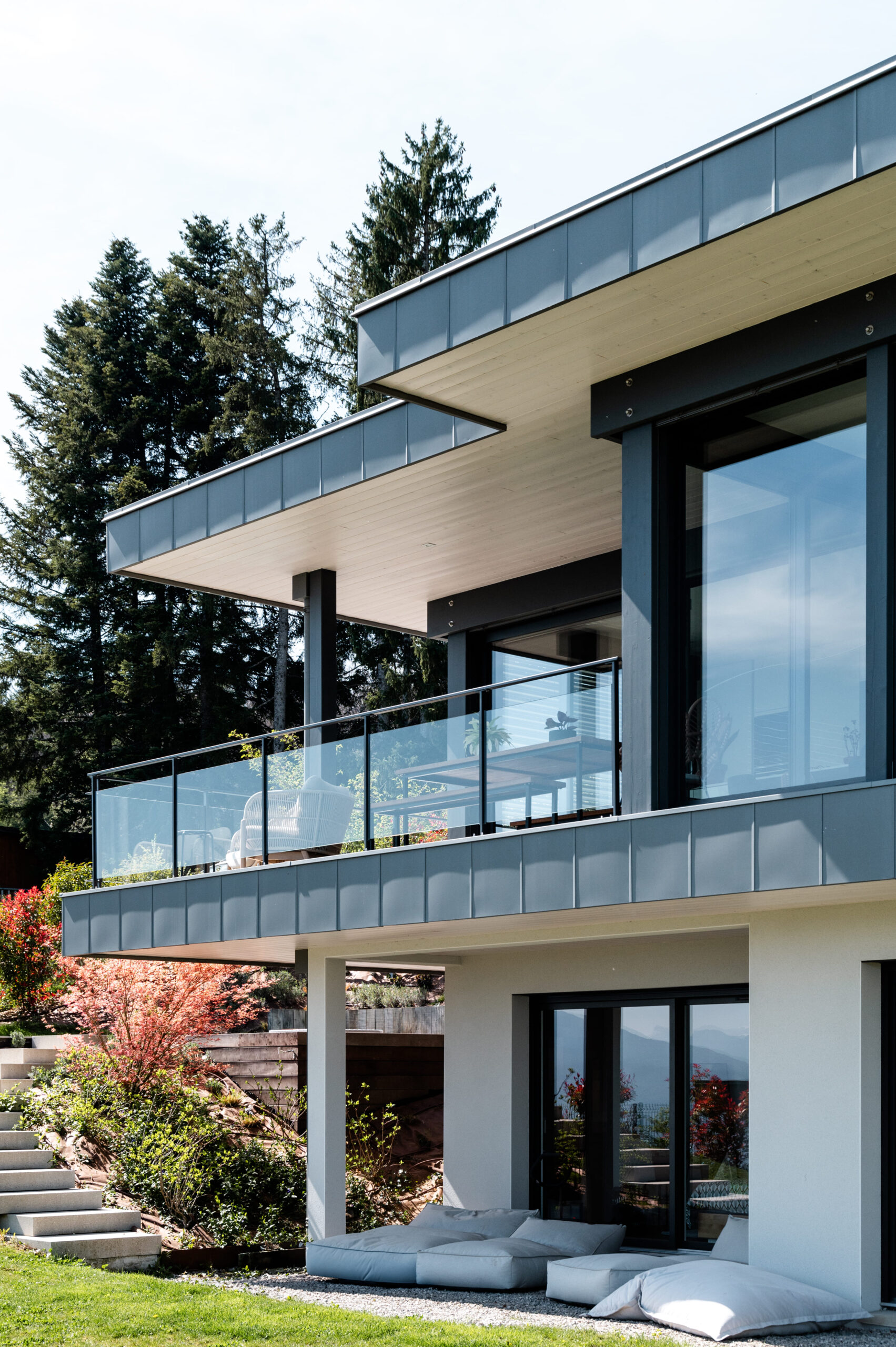 Constructeur d’habitats sur mesure en Haute-Savoie, spécialisé en maisons et villas personnalisées, conception et réalisation sur mesure